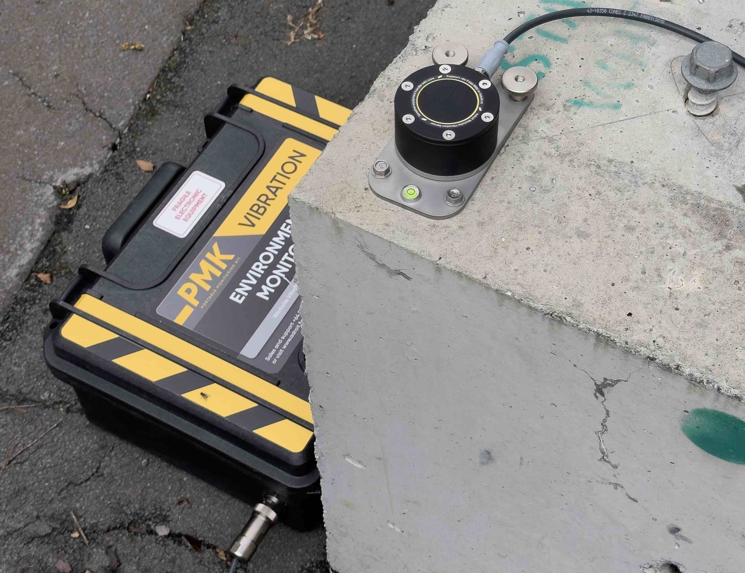 PMK vibration sensor on site